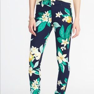 NEW W/ TAGS!! Old Navy Orange Blossom Ankle Pants